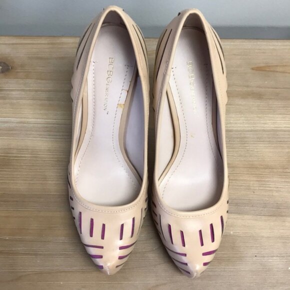 BCBGeneration Women's Prague Pump - Picture 6 of 8